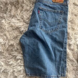 Levi’s 469 Loose Jean Short 34 Waist 12” length